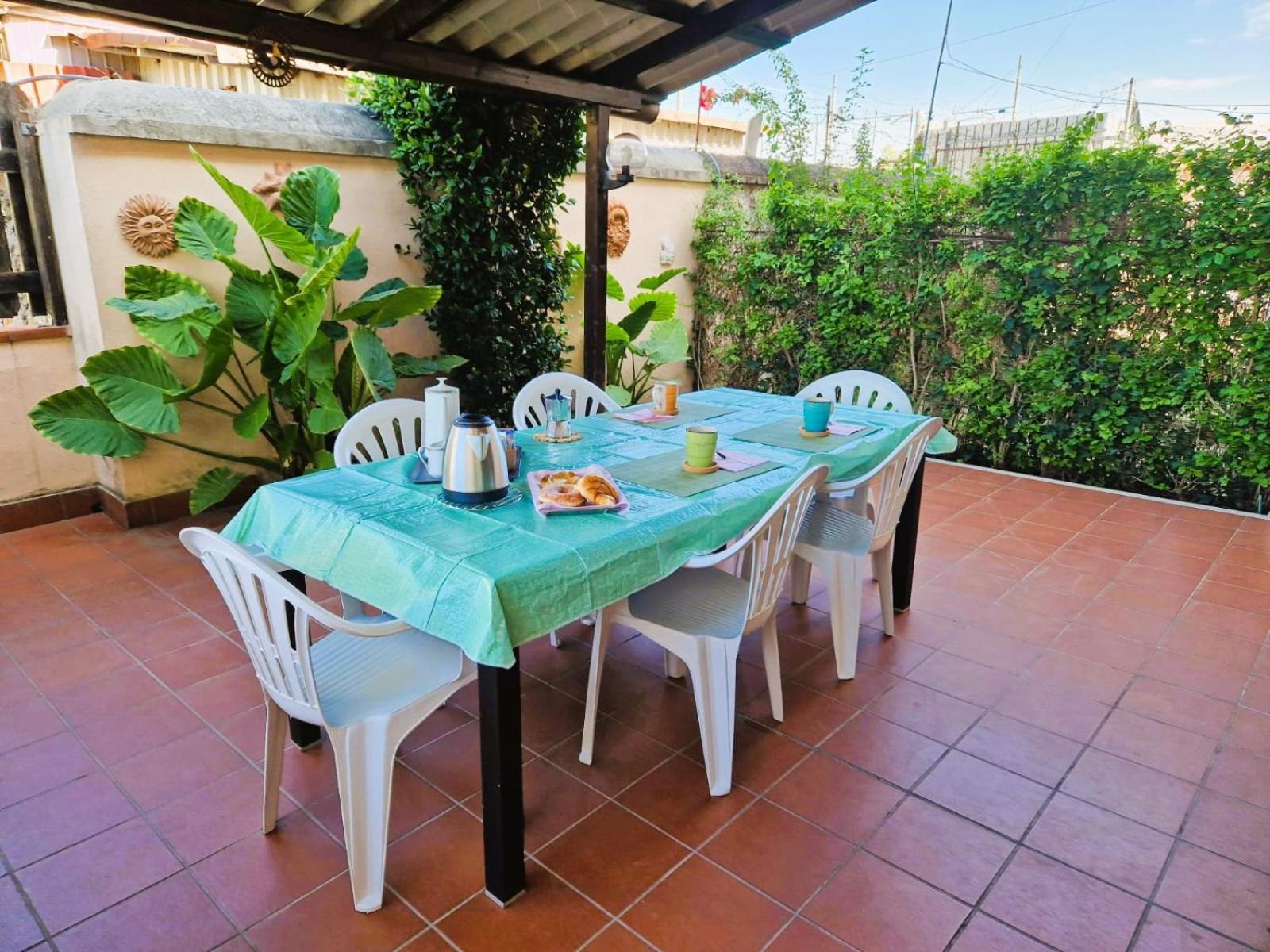 Appartamento Per Chi Ama Prendere Il Caffe In Terrazzo ローマ エクステリア 写真